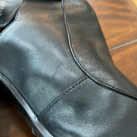 Aerosoles black leather heels (sz 7 1/2) - Picture 12 of 14